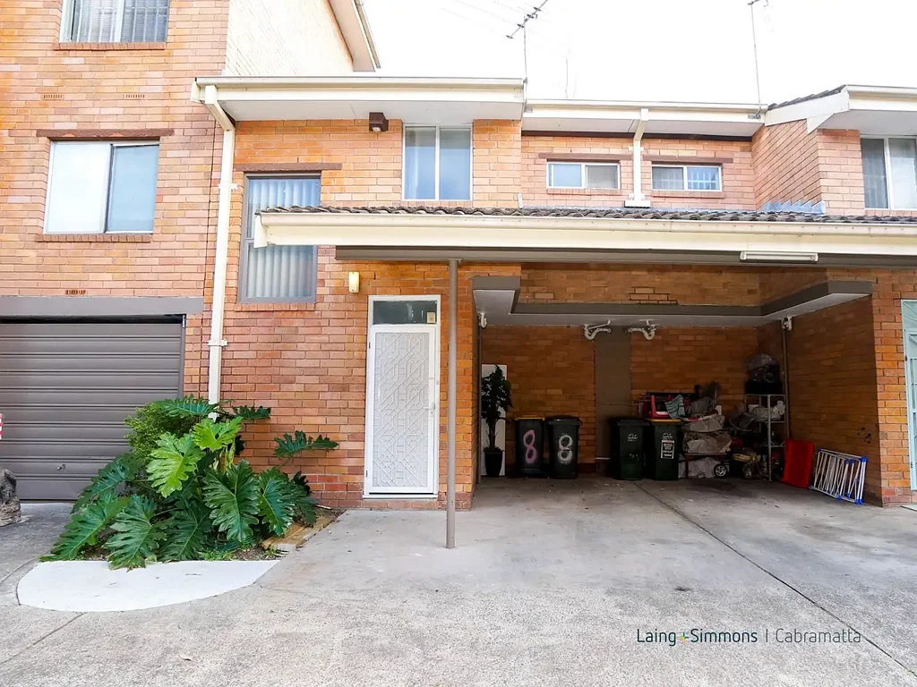 FULL BRICK TOWNHOUSE