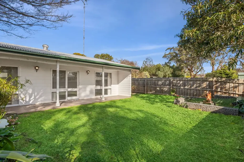 Highton 2 Bedroom Surprisingly Spacious