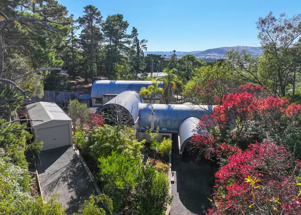 16 Fernbank Rd, Victor Harbor, SA 5211