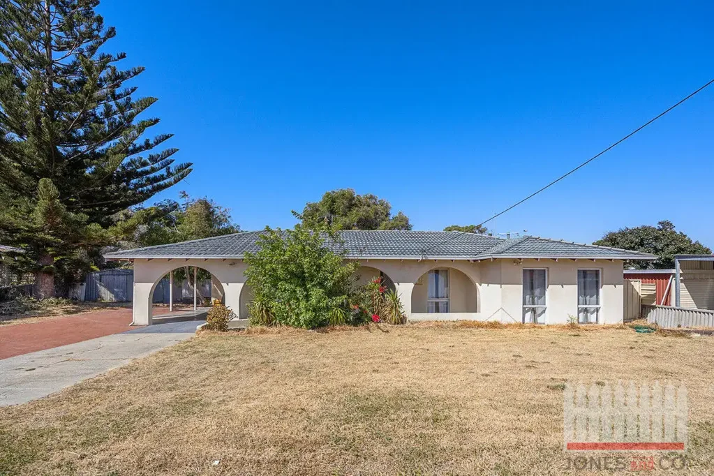 Two Rocks 4 Slaapkamer Coastal Character on a Generous 815sqm Block