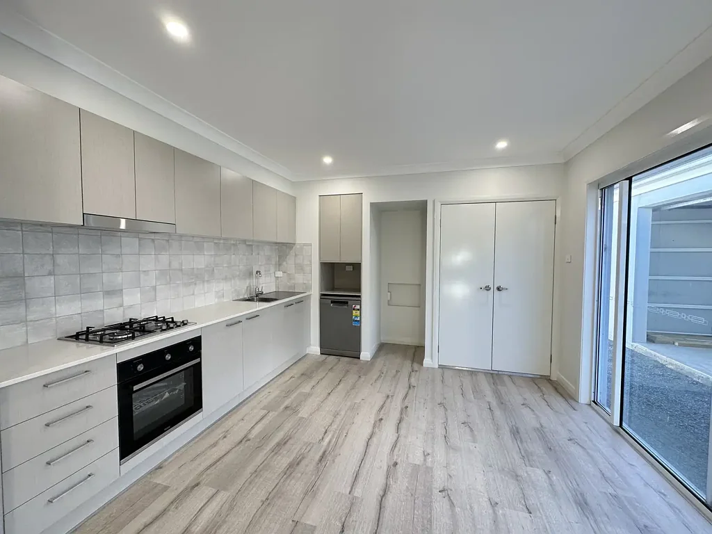 Modern 1 Bed Granny Flat in Popular Huntlee
