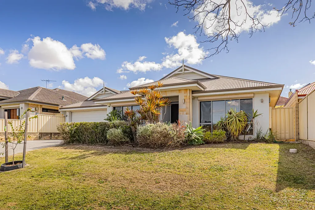 8 Burlington Street, St James, WA 6102