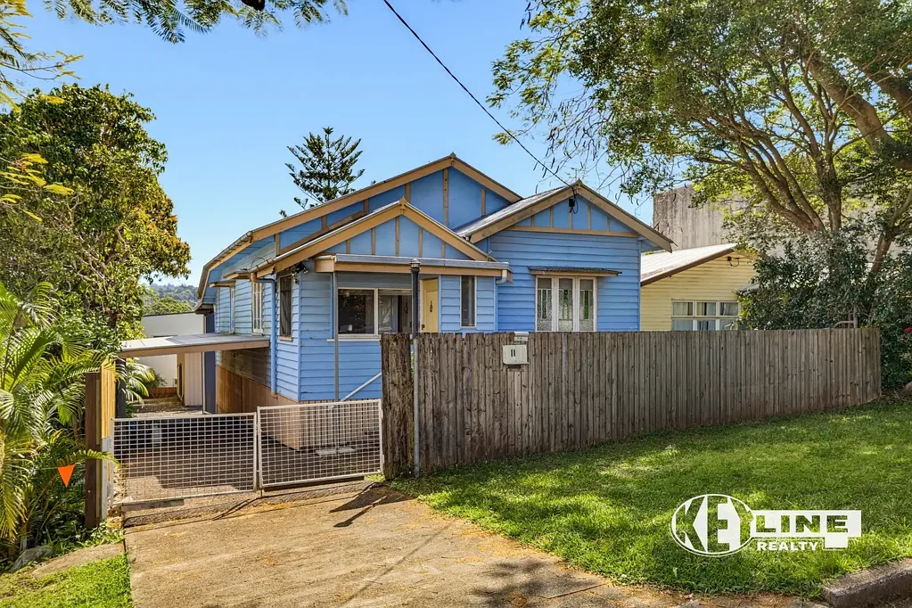 Nambour 3房  LIVE AND WORK FROM HOME! CHARMING QUEENSLANDER WITH BUSINESS + DEVELOPMENT ZONING