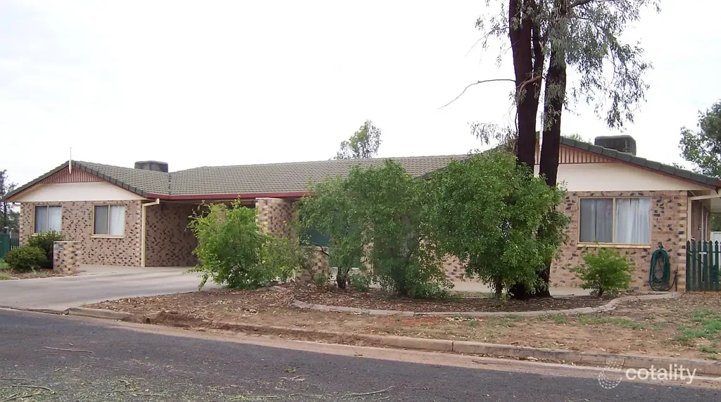 LOWSET BRICK UNIT CLOSE TO SCHOOLS AND PARK