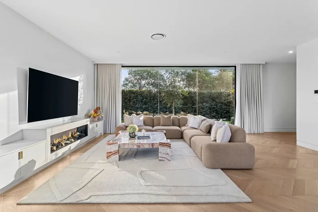 Belfield 4ਬੈੱਡਰੂਮ Stylish family oasis on prime cul-de-sac