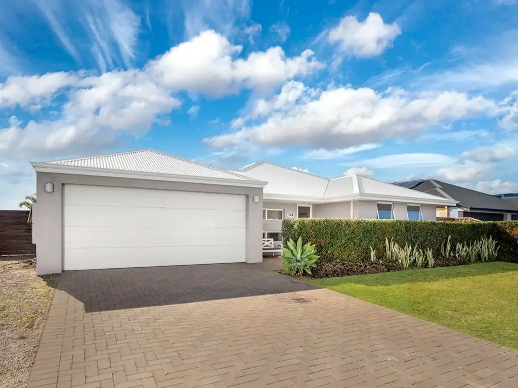 Sunset Beach 4 Bedroom Great Location – Terrific Family Home