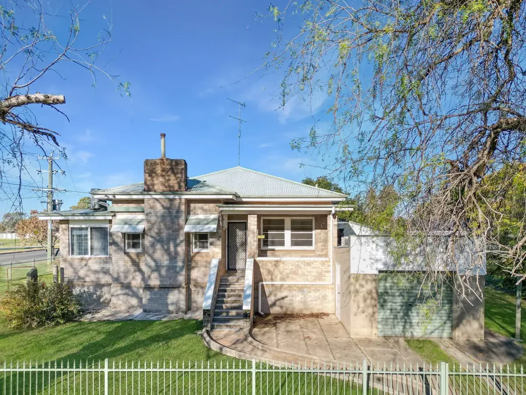 Gunnedah 2 Bedroom Solid Brick Charm on a Generous Block