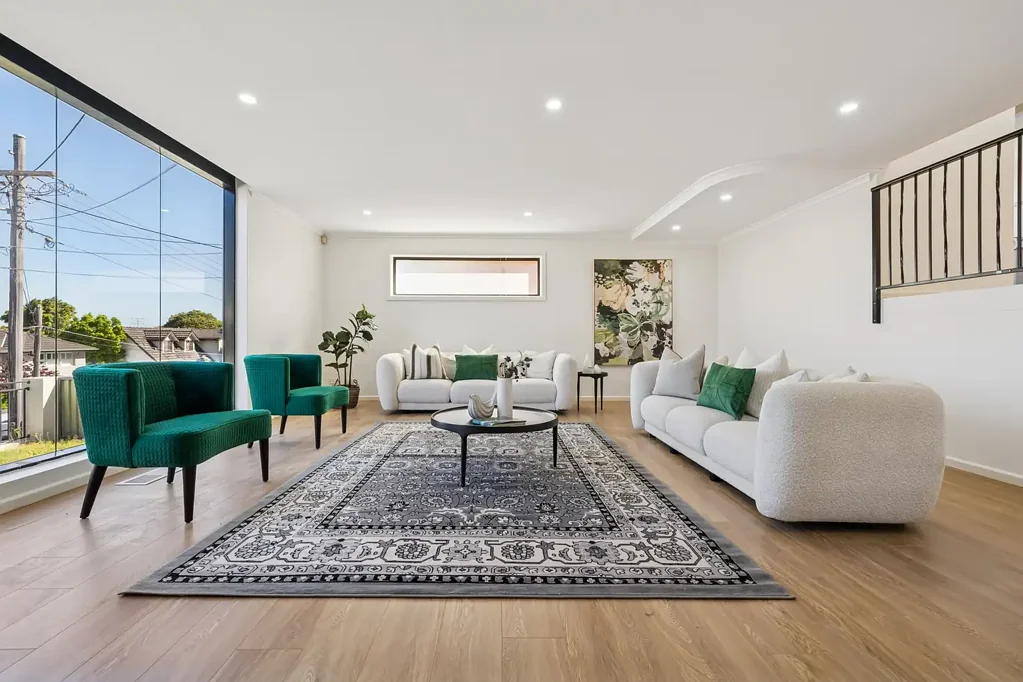 Hurstville 5 Slaapkamer Elevated multi-level home with scenic district views