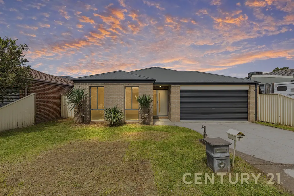 11 Salvia Avenue, Pakenham, VIC 3810