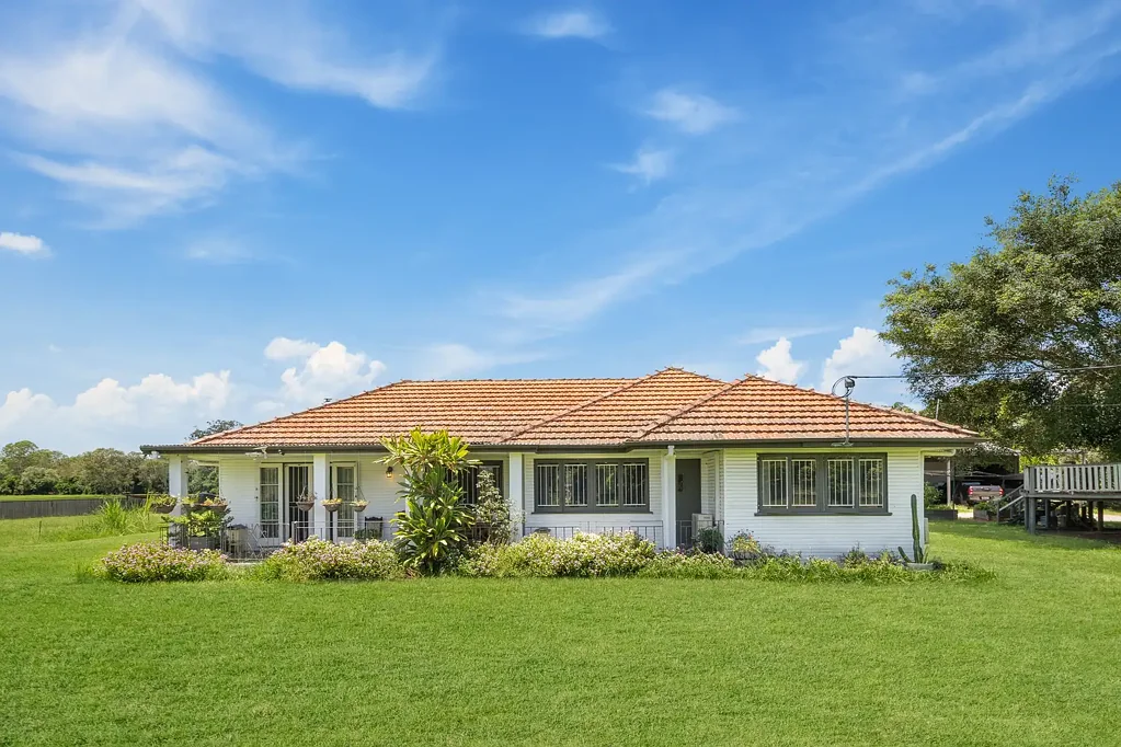 Burpengary East 4房  布尔彭格雷东2.38公顷的迷人家庭度假胜地 - 完美的生活方式！ Charming Family Retreat on 2.38ha in Burpengary East - The Perfect Lifestyle!