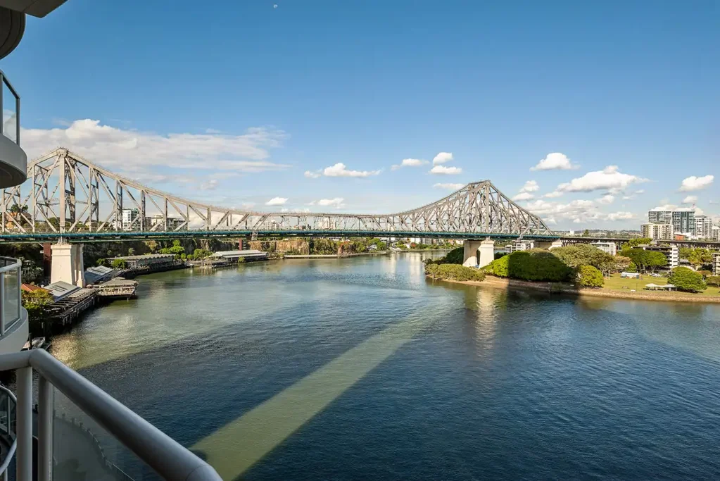 River views, city convenience + front-row seat to the Story Bridge