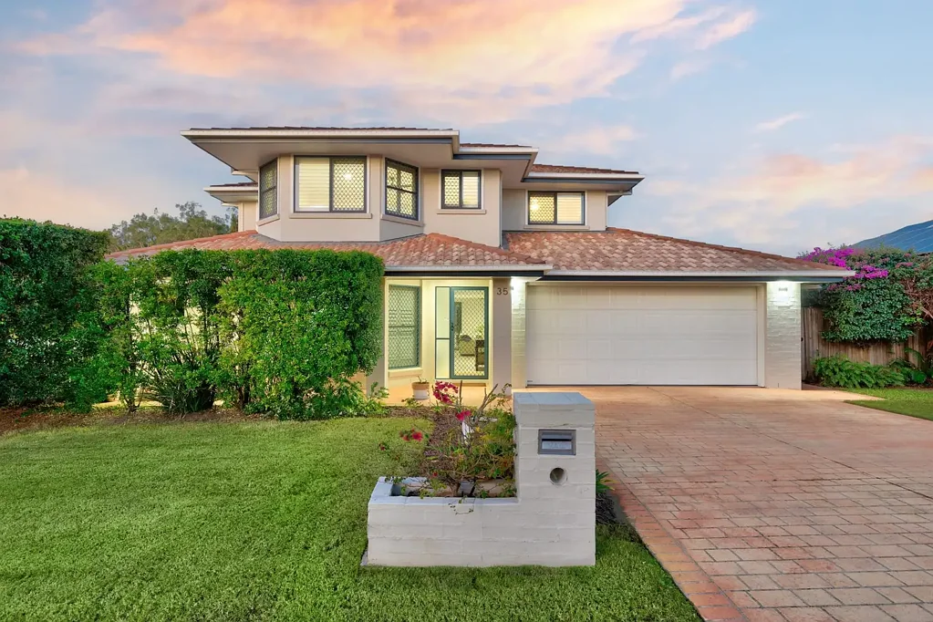 35 Lake Eyre Crescent, Parkinson, QLD 4115