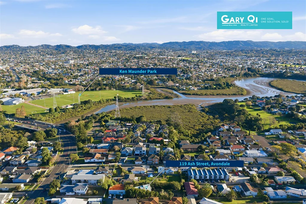 Avondale 3Moenga Huge Land & Potential!