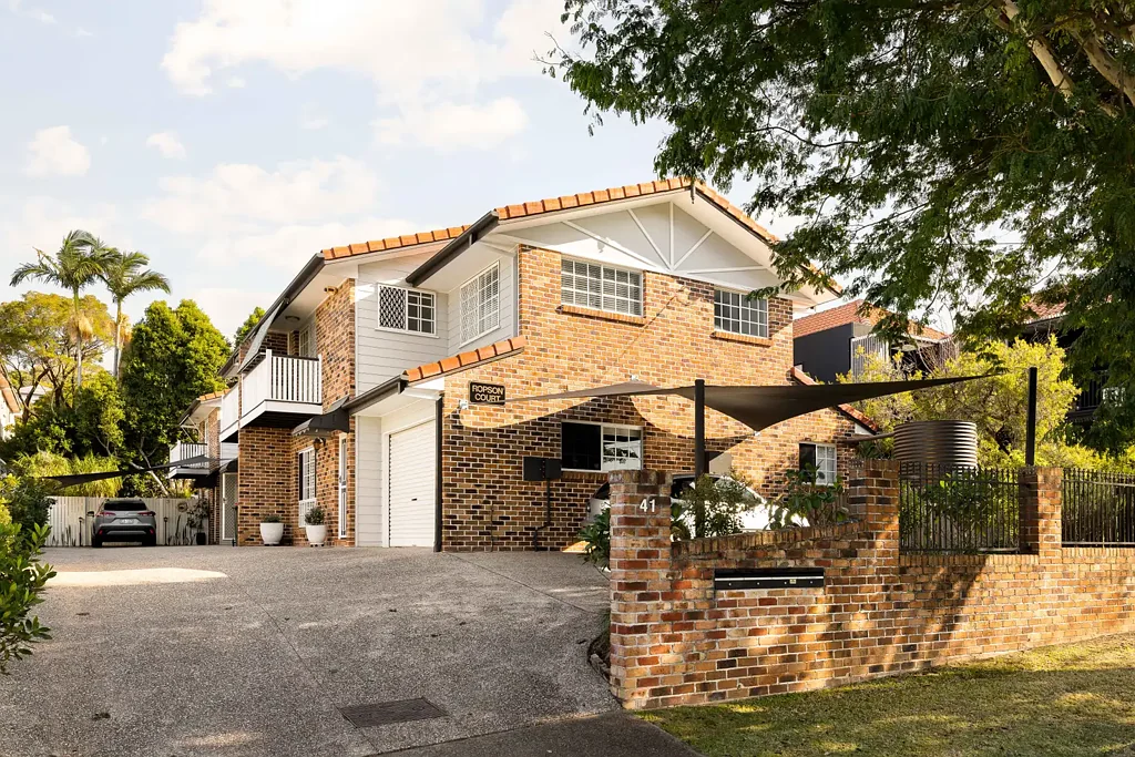 Clayfield 3 Bedroom Private Townhouse Lifestyle in the Ascot State School Catchment
