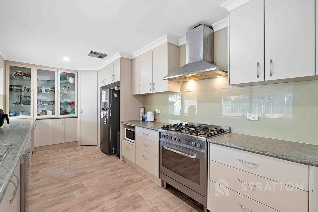 Gosnells 3房  Family Living, Resort-Style Entertaining & R35 Zoning