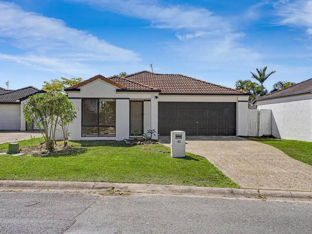 Helensvale 3 Bedroom First Home Buyer or Investor Special - Neat, Tidy & Ready to Own!