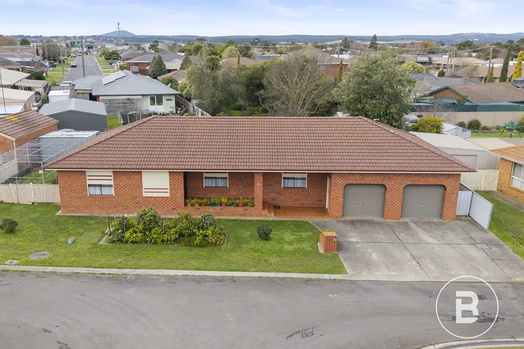 Delacombe 3Moenga SPACIOUS FAMILY LIVING IN BLUE CHIP LOCALE