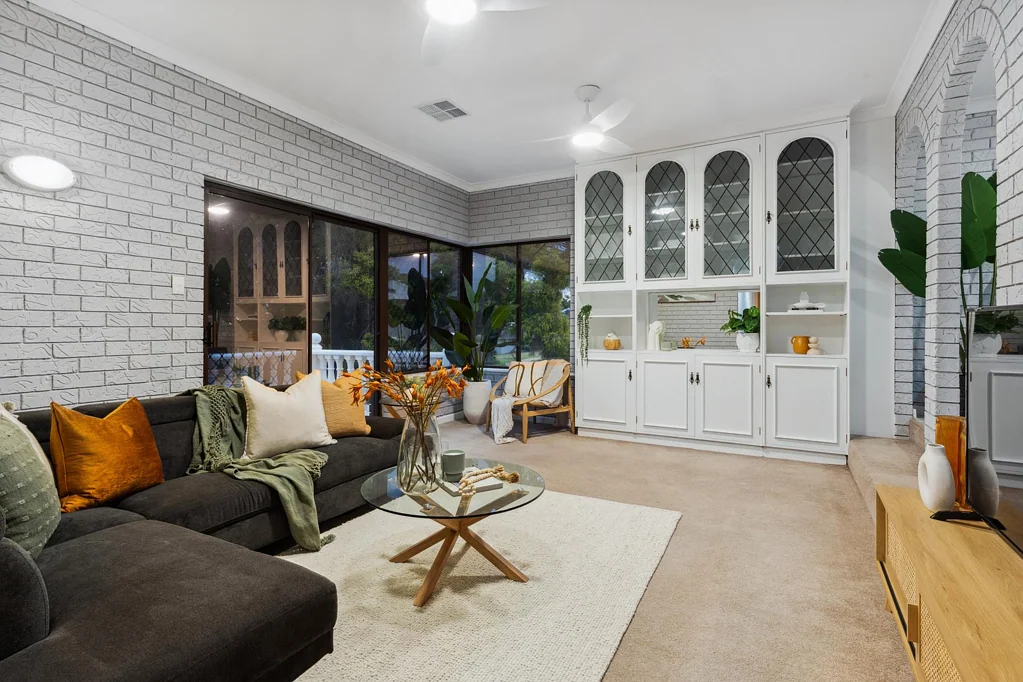 10 Blenheim Place, Swan View, WA 6056