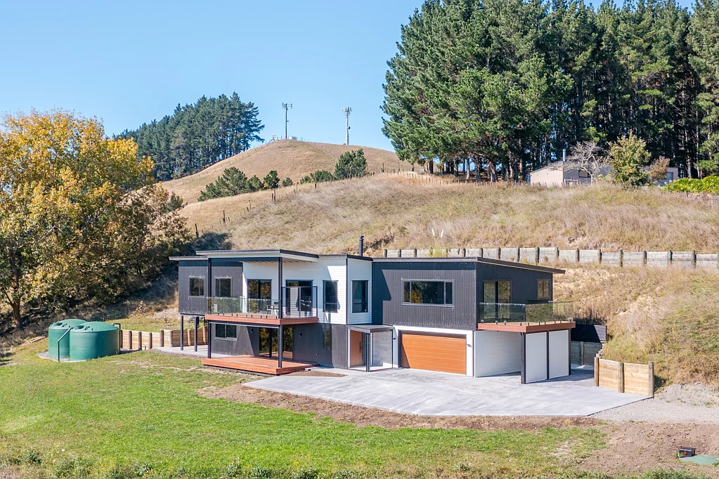 Waipukurau and Surrounds 4Kwarto Priced to sell - epic views, premium new build