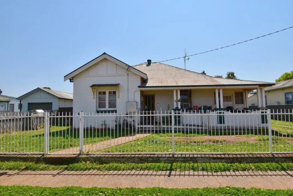 36 Maxwell Street, Wellington, NSW 2820