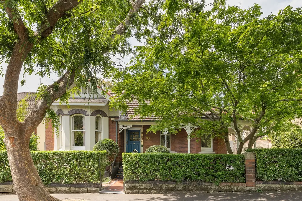 Family home and poolside entertainer in Toxteth Estate