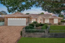 35 Avondale Drive, Kanwal