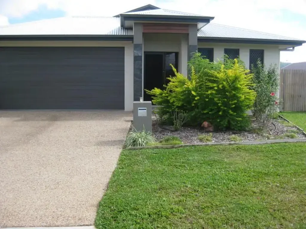 Spacious Family Home Opposite Park