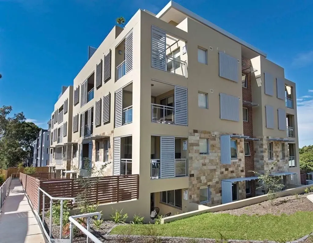 Roseville 1 Bedroom North Facing full brick  spacious secure apartment - 87 sqm - 
Walk to Roseville station, shops, schools & Chatswood cbd