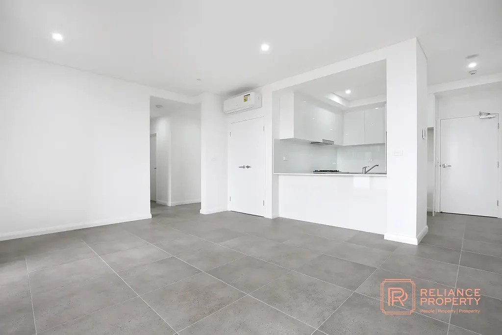 Blacktown 2房 近新两卧室+书房公寓+两个停车位 | 可即刻入住 Near New 2 Bedroom + Study Apartment + 2 Carspots| Ready to move in