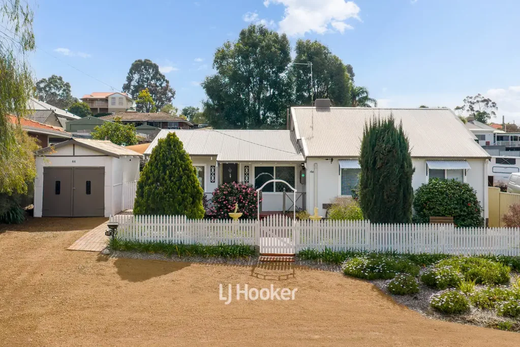 Collie 4 Slaapkamer Lovingly Restored with Character to Spare