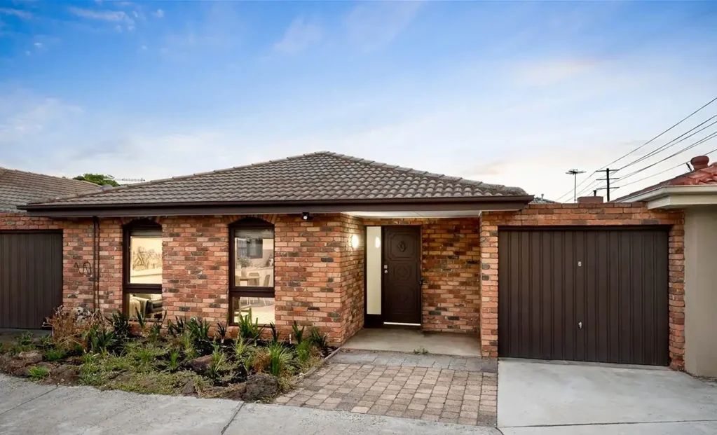 Modern Unit In Prime Location