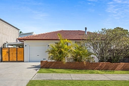81 Parkes Street, Oak Flats