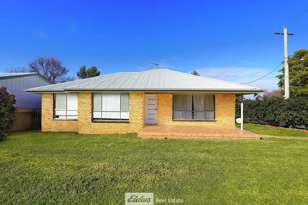 Neat Three-Bedroom Home in Convenient East Griffith Location