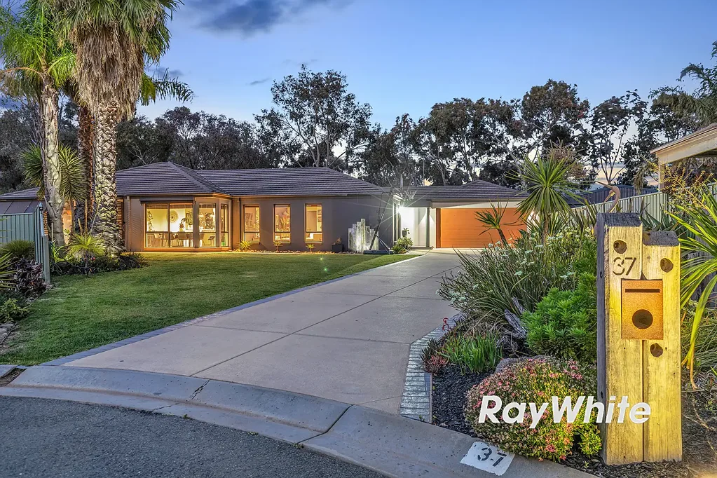37 Woodlands Circuit, Echuca, VIC 3564