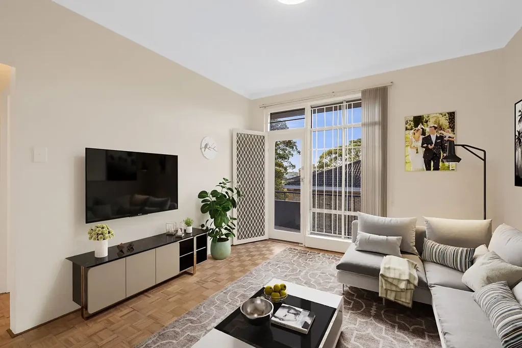 SUN BATHED TOP FLOOR NORTH FACING ONE BEDROOM APARTMENT WITH PARKING & STORAGE!