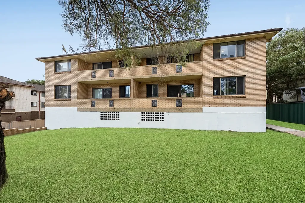 Auburn 20 Slaapkamer BLOCK OF 10 X 2 BEDROOMS ON LARGE HOLDING