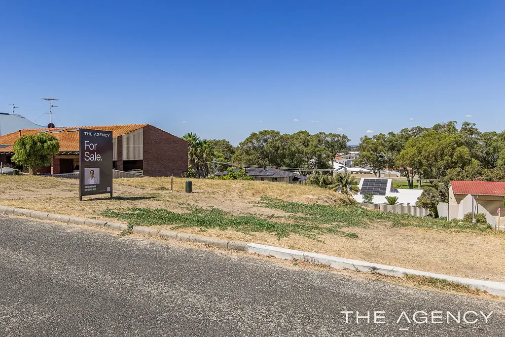 Halls Head  Rare Elevated Land with Stunning Canal, Park & Mandurah Skyline Views