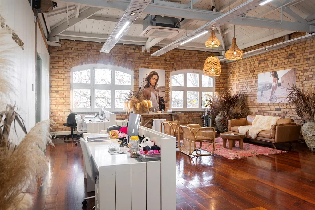 Parnell Savills - Light Filled Top Floor in Textile