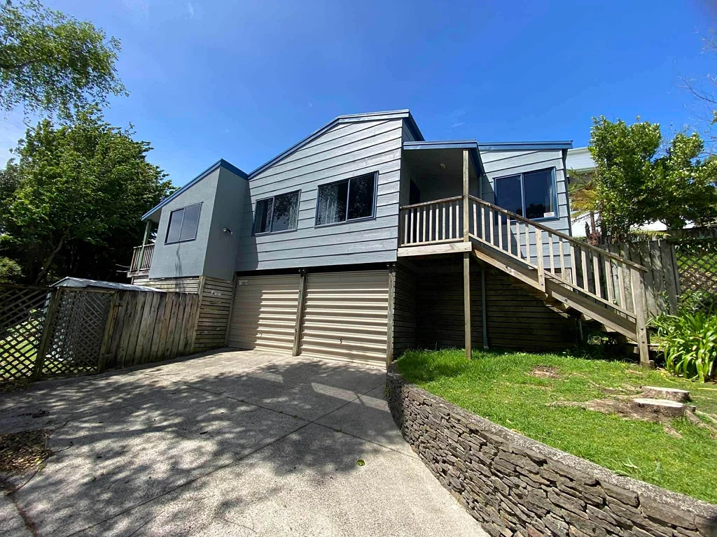 Welcome Bay Family Home
