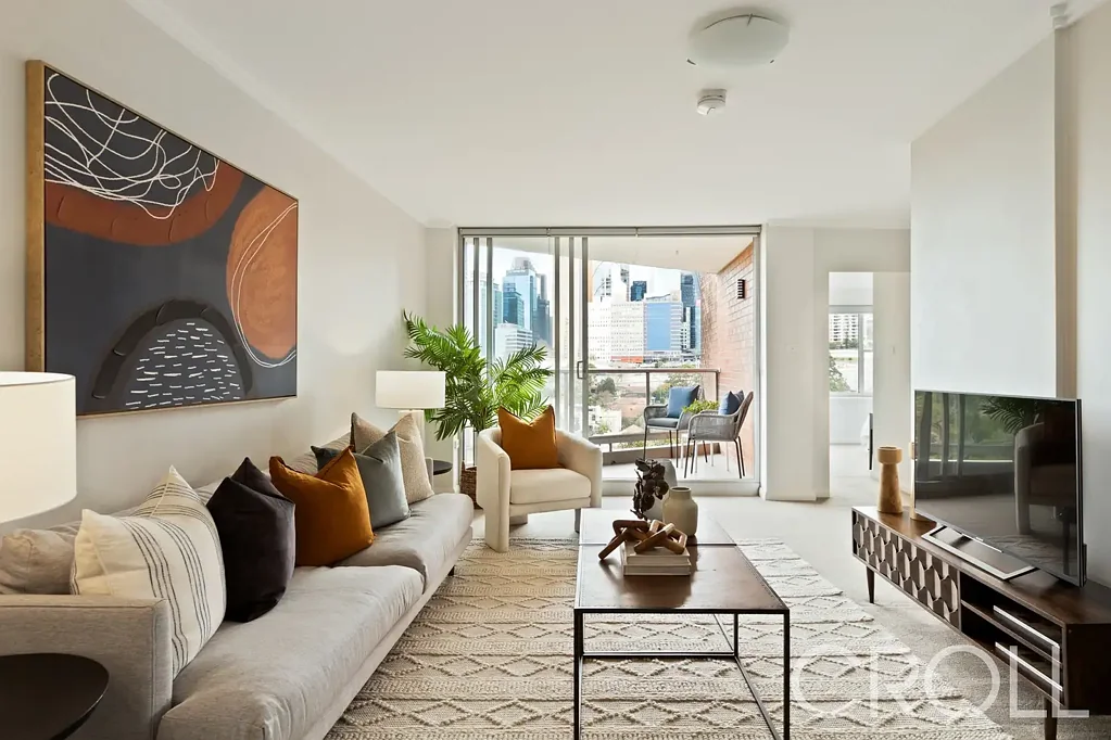 Neutral Bay 2Moenga REFRESHED TWO BEDROOM UNIT WITH CITYSCAPE VIEWS