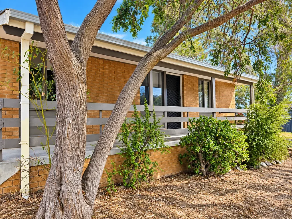 West Albury 3Kwarto CORNER BLOCK OPPORTUNITY WITH EXCITING FUTURE POTENTIAL