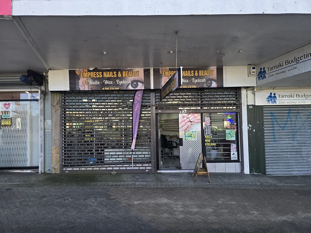Glen Innes Freehold Retail with Long Lease
