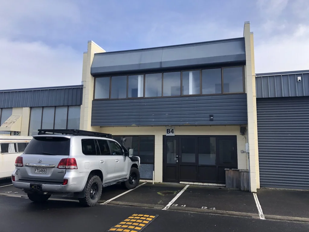 Henderson Owner Occupiers Must Look!