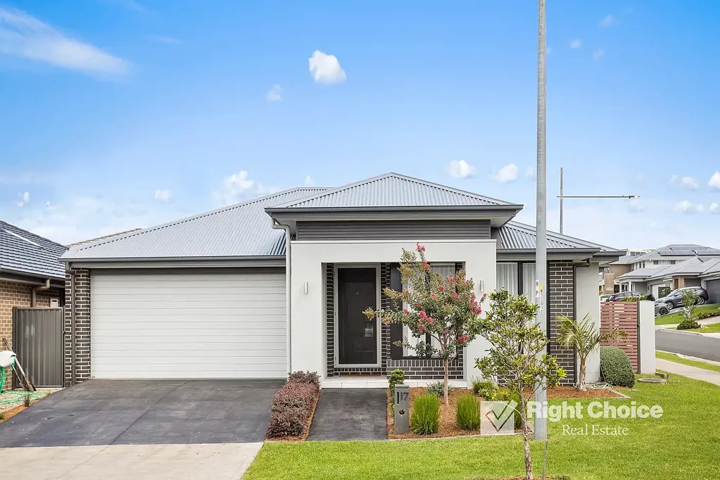 17 Excelsior Drive, Calderwood, NSW 2527