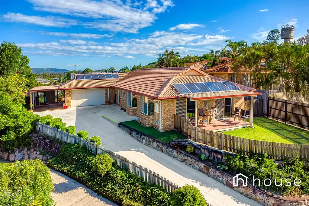 19 Lucy Drive, Edens Landing, QLD 4207