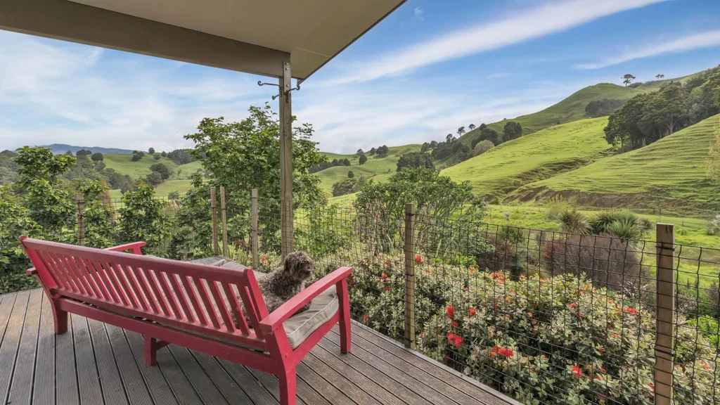 Peaceful rural retreat with space, privacy and country charm