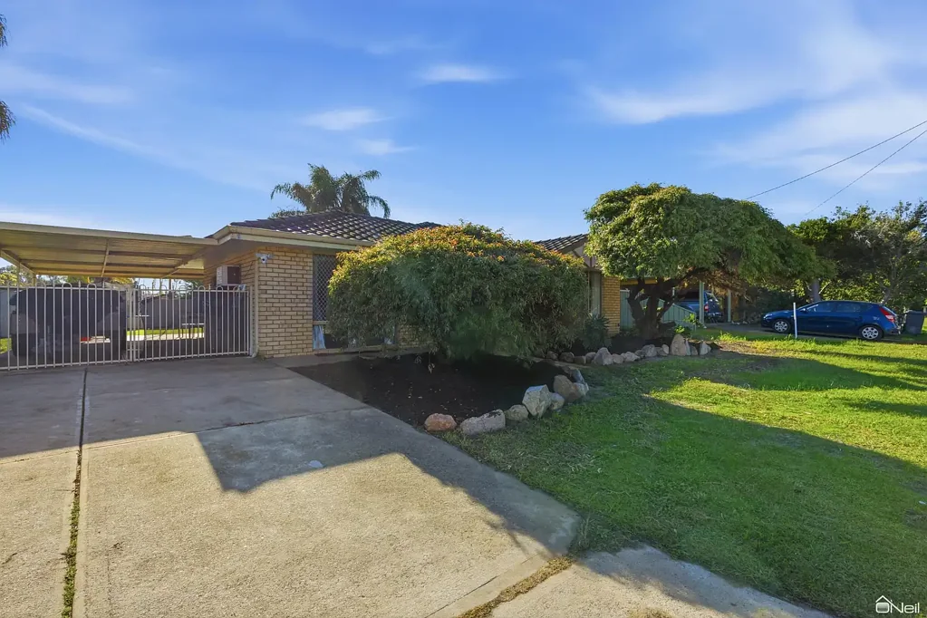 Seville Grove 3Moenga AWESOME BLOCK WITH A NEAT AND TIDY HOME