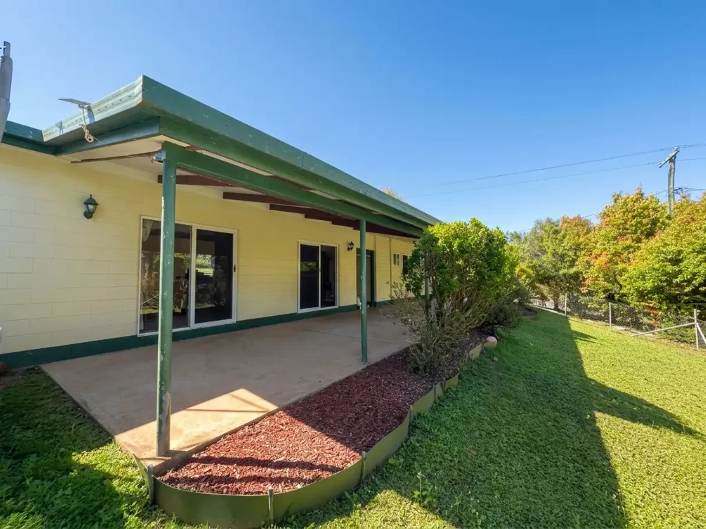 Atherton 3Kwarto Solid, Low-Maintenance Home in a Convenient Location