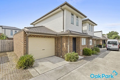 Oak Park 2 Bedroom 'Spoil Yourself!'- Private Sale By Negotiation
