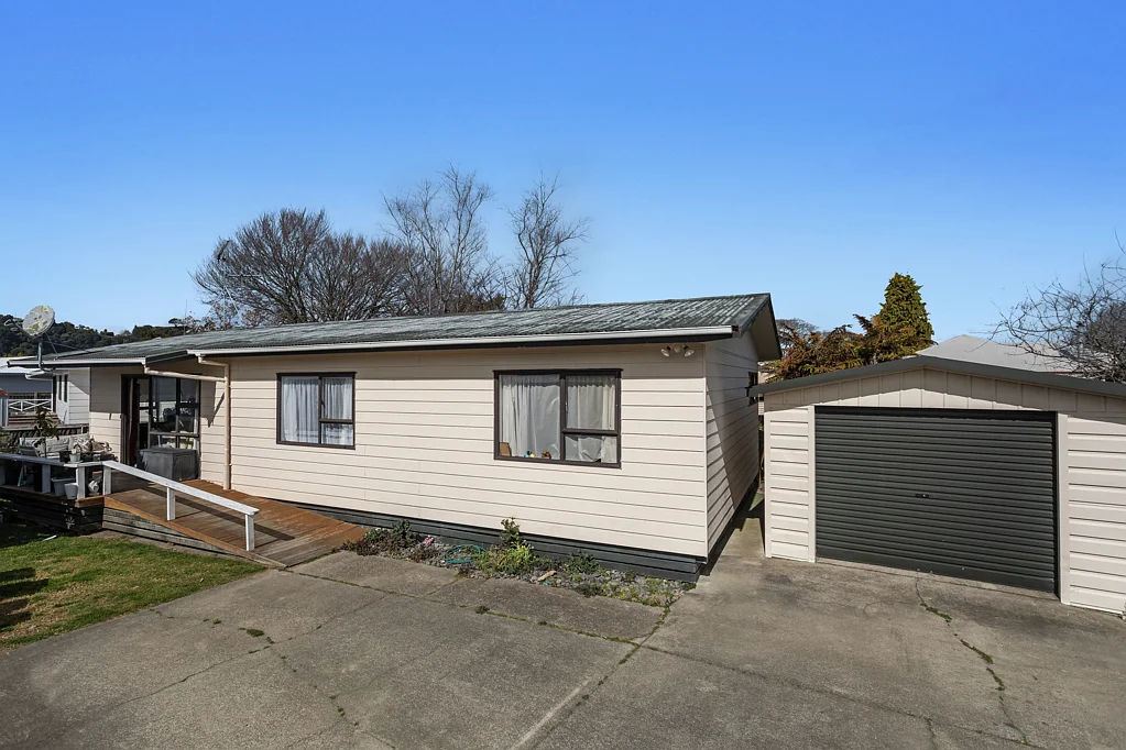 Whakatane 3ਬੈੱਡਰੂਮ Easy Care, Great Location